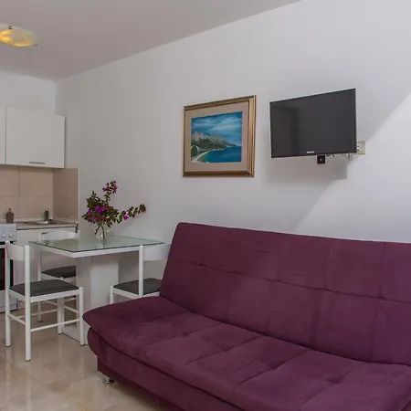 Lara * Podgora (Split-Dalmatia)