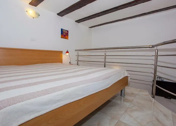 아파트 Lara 포드고라