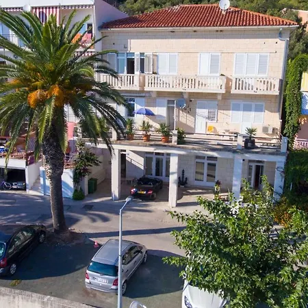 Lara Apartman
