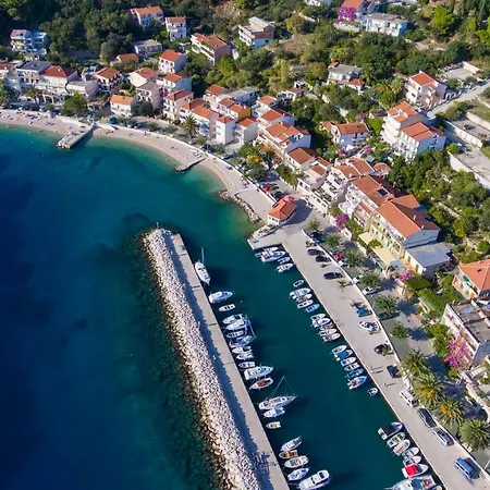 Lara Apartment Podgora