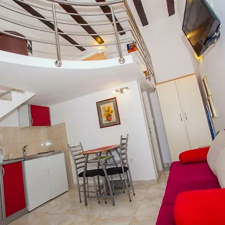 Lara Apartment