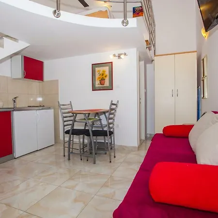 Lara Apartment *